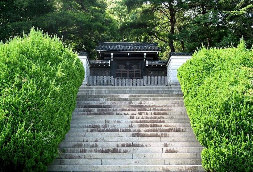 Отель Port Moji