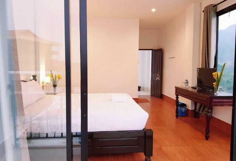 Отель Simon Riverside