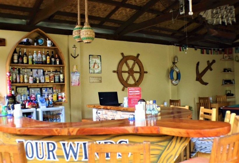 호텔 Zen Rooms Captain S Lodge