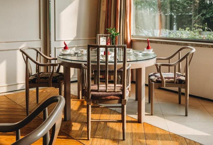 Intercontinental Residences Saigon, An Ihg