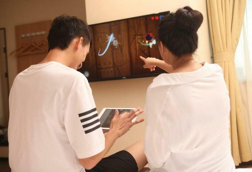 Iu Hotel Yuncheng Tiaoshan Street High Speed Rail