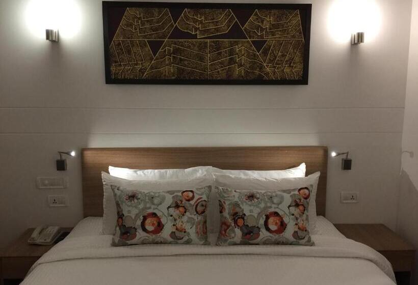 Lemon Tree Hotel, Sector 60, Gurugram