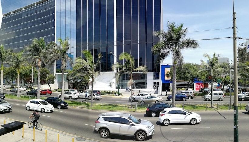 Maxy S Inn Hotel & Suite