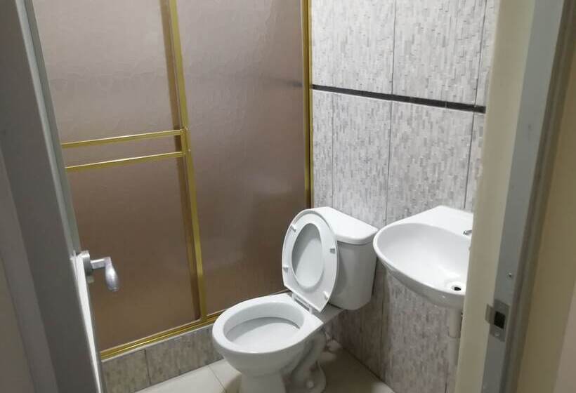 Maxy S Inn Hotel & Suite