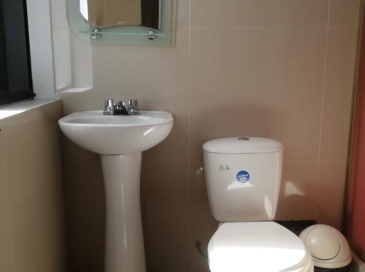 Maxy S Inn Hotel & Suite