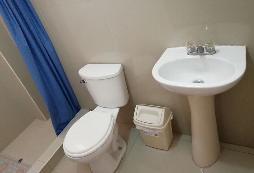 Maxy S Inn Hotel & Suite