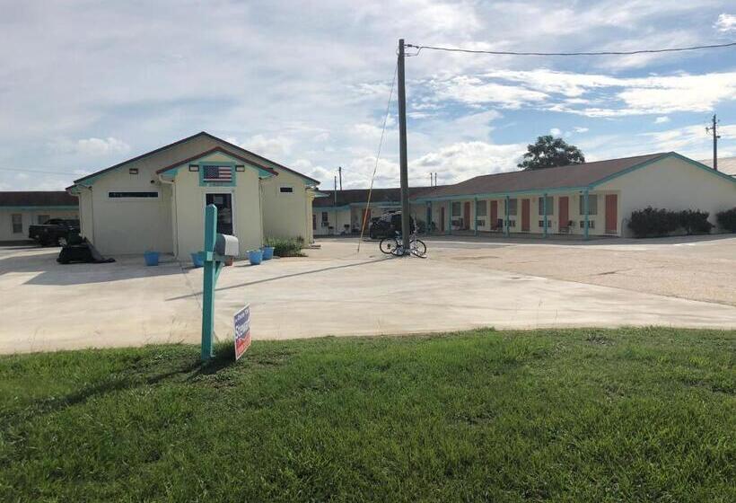 فندق على الطريق Budget Inn