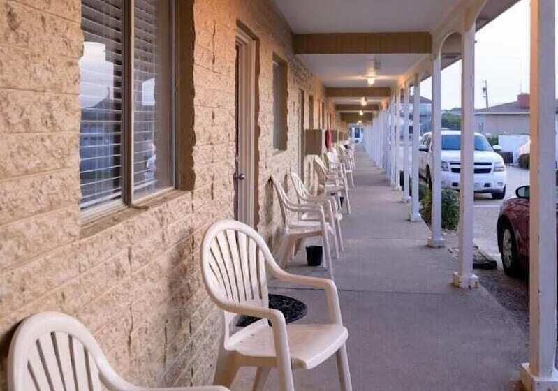 فندق على الطريق Outer Banks Motor Lodge