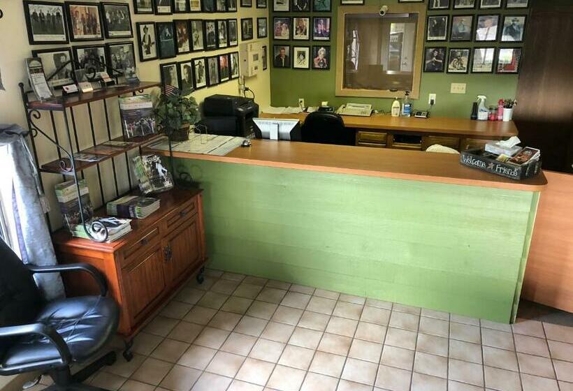 فندق على الطريق Salt Creek Inn