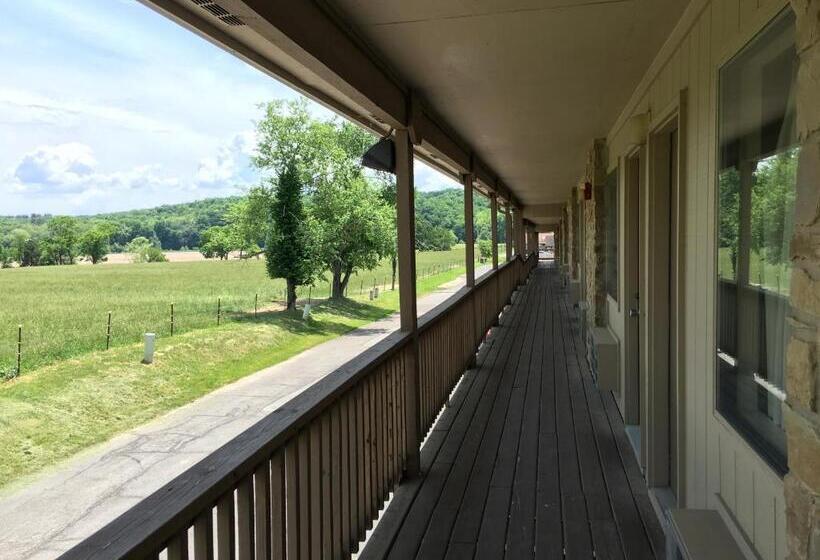 فندق على الطريق Salt Creek Inn