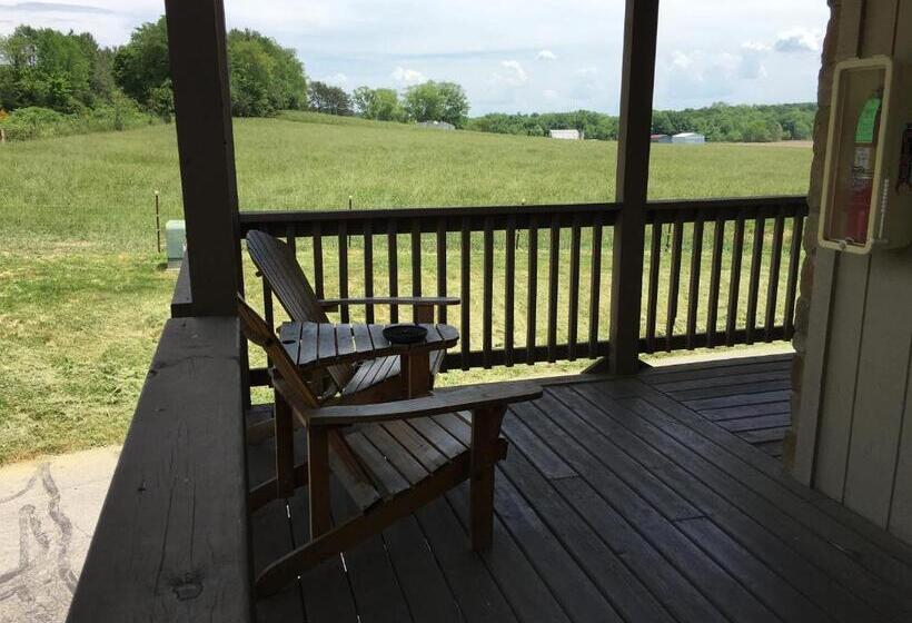 فندق على الطريق Salt Creek Inn