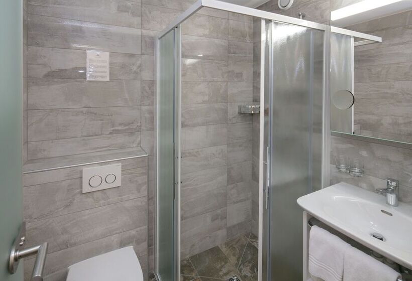 بنسيون Annex Antika