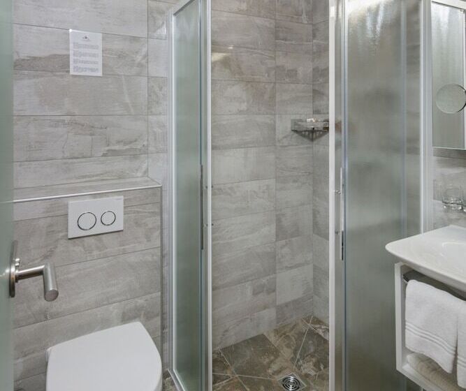 بنسيون Annex Antika