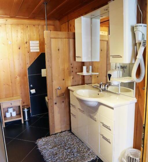 بنسيون Gruyère Rooms