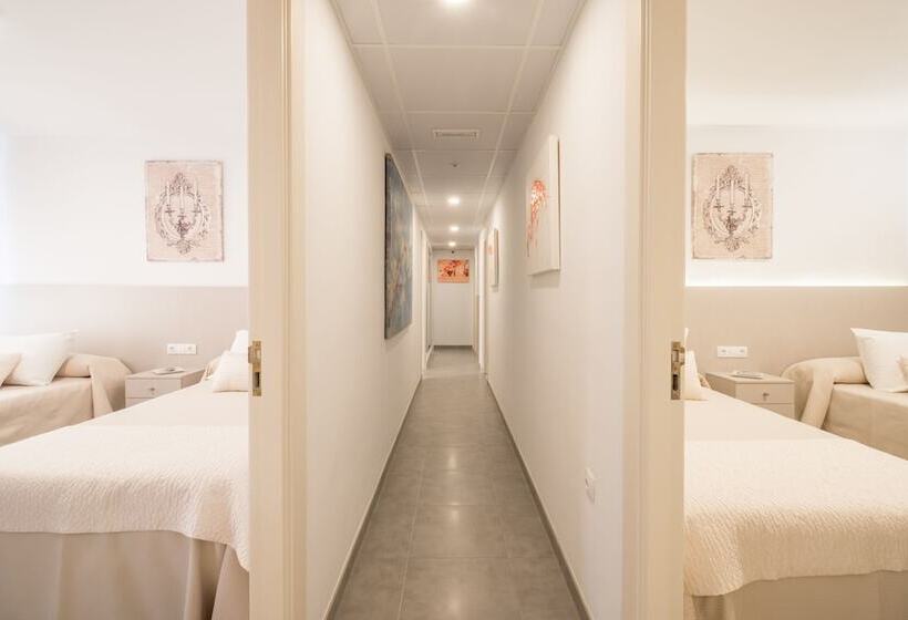 پانسیون Hostal Romerito