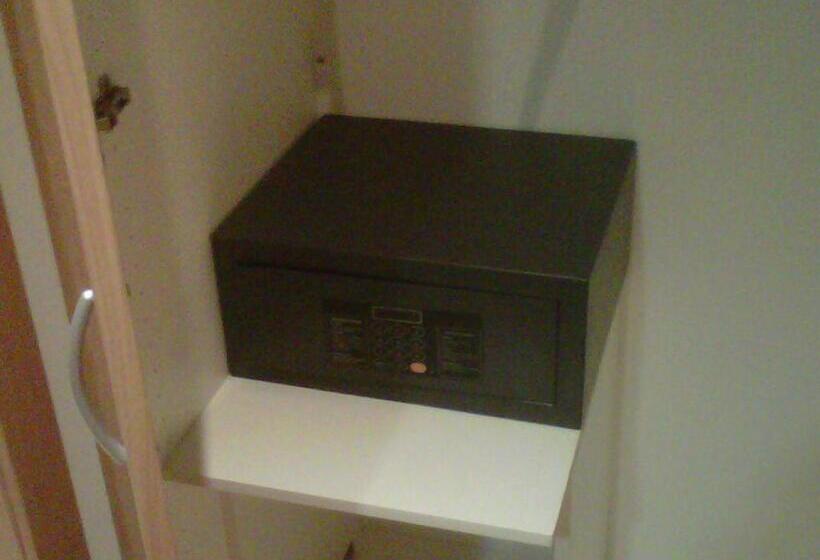 Пансион Hostal Rambla