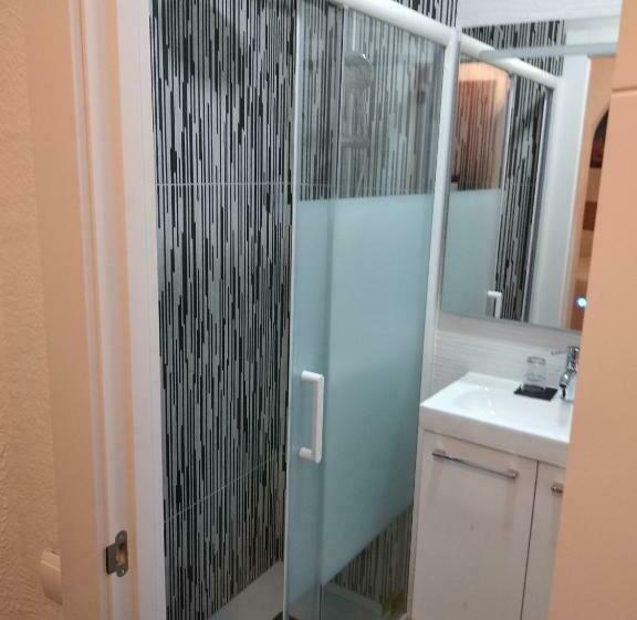 بنسيون Hostal Restaurante Cornella