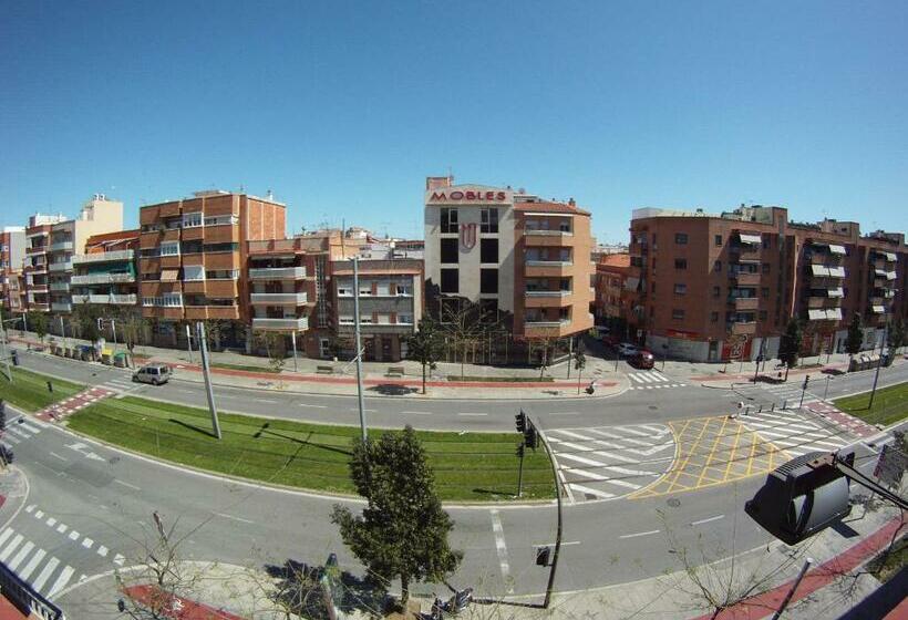 بنسيون Hostal Restaurante Cornella