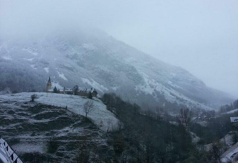 ペンション Hostau Era Claverola