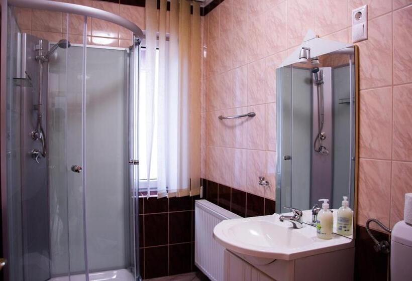 פנסיון Huli Panzio