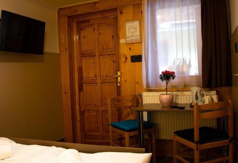 פנסיון Huli Panzio