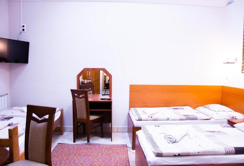 פנסיון Huli Panzio