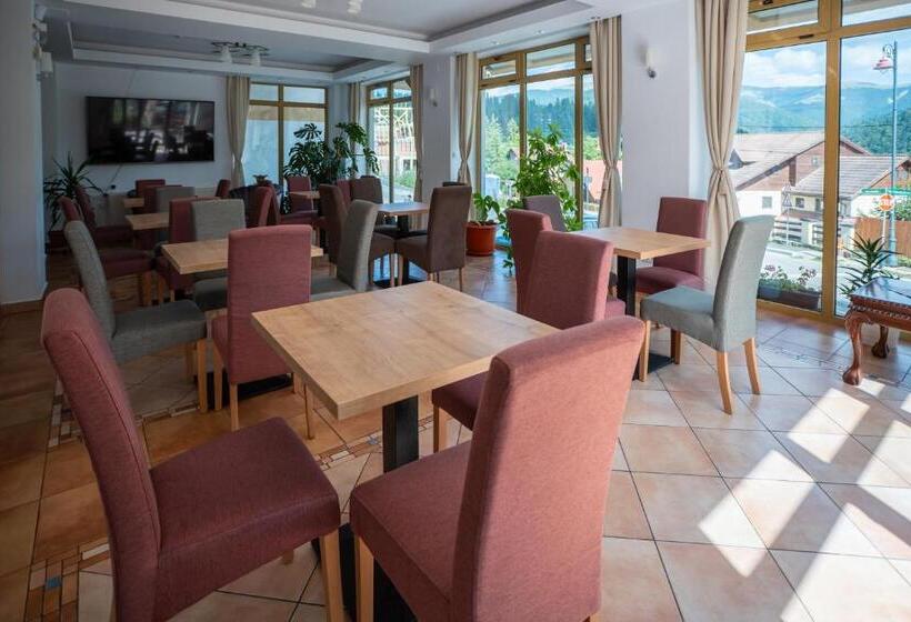 פנסיון Opus View