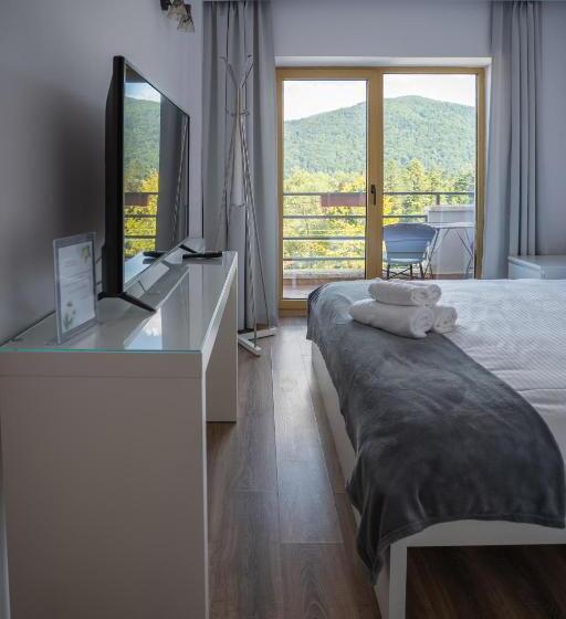 פנסיון Opus View