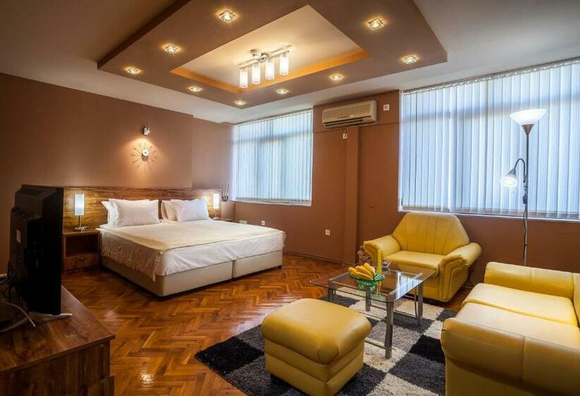 פנסיון Panorama Top Floor Rooms In Hotel Tundzha