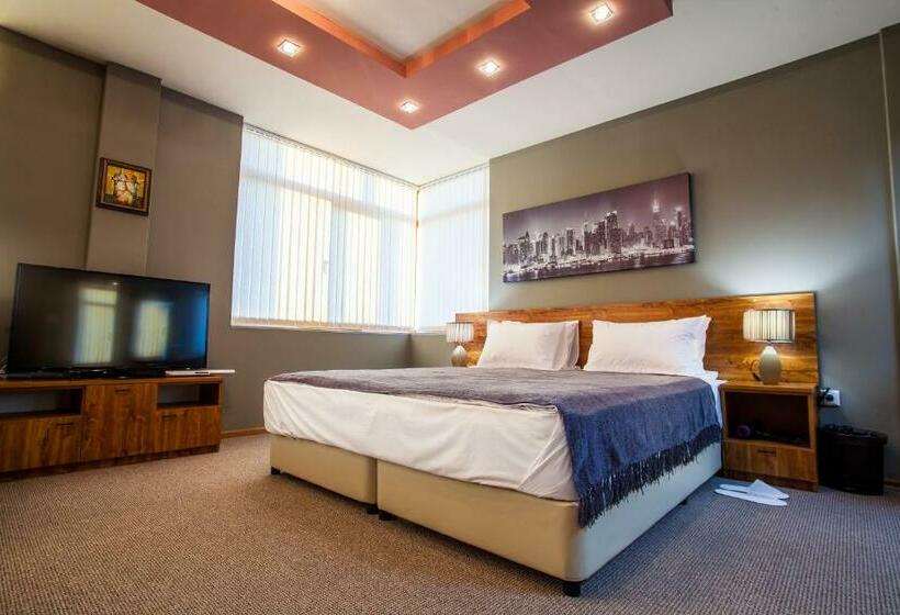 פנסיון Panorama Top Floor Rooms In Hotel Tundzha