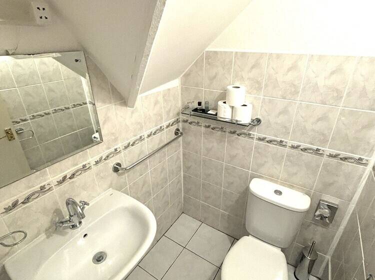 פנסיון Winter Dene Hotel Beachside