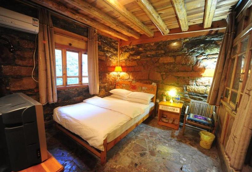 پانسیون Tiger Leaping Gorge Sean’s Spring Guesthouse