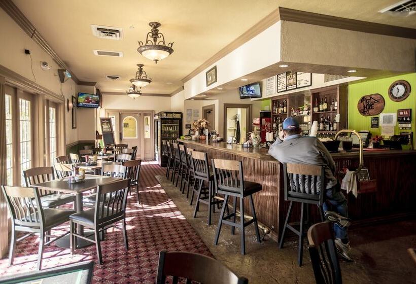 Pointe Royale Condo Vacation And Golf Resort