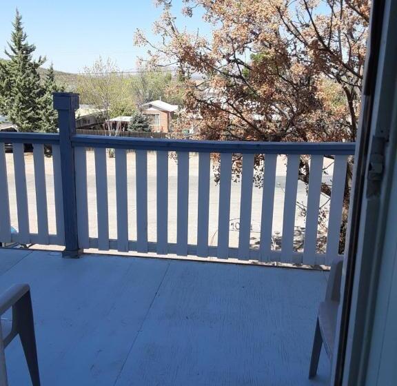 Tombstone Bordello Bed & Breakfast