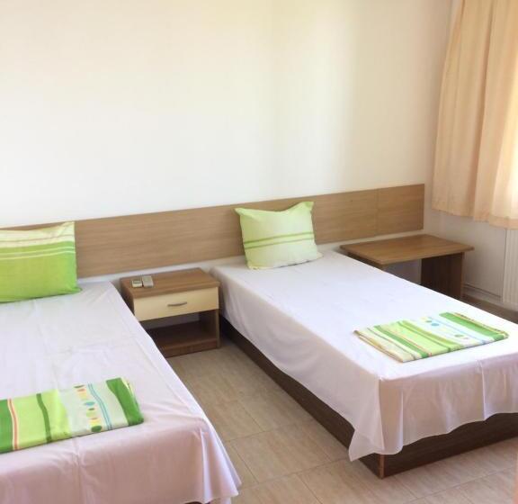 Общежитие Family Hotel Perla