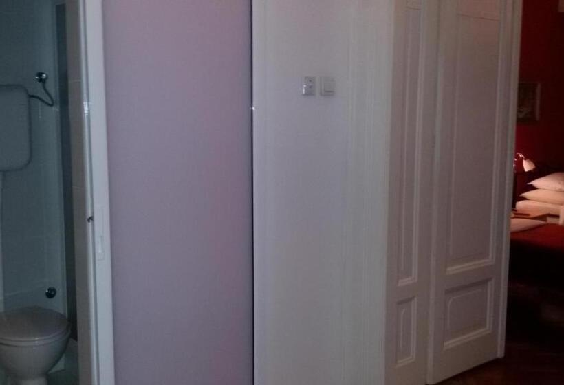 Bed And Breakfast Caffe Caffe