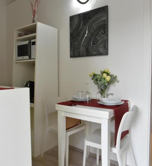 ベッドアンドブレックファースト Conte Max Rooms