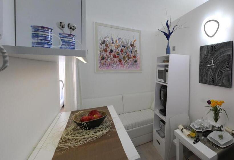 ベッドアンドブレックファースト Conte Max Rooms