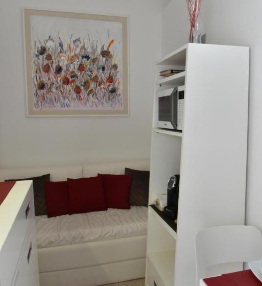 ベッドアンドブレックファースト Conte Max Rooms