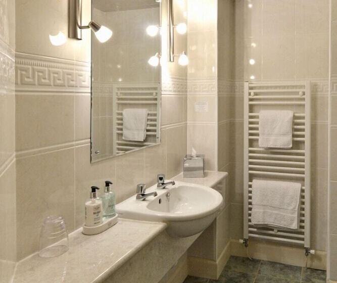 مبيت وإفطار Craigroyston House & Lodge