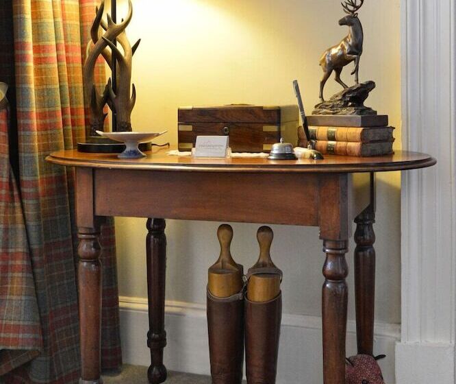 مبيت وإفطار Craigroyston House & Lodge