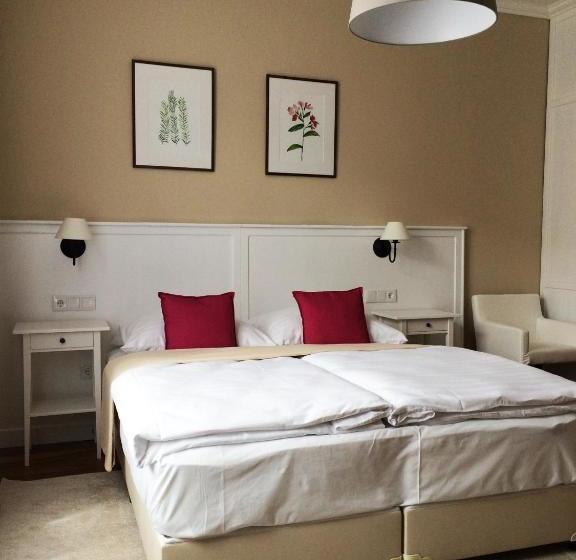 住宿加早餐 Erhardt Superior Rooms