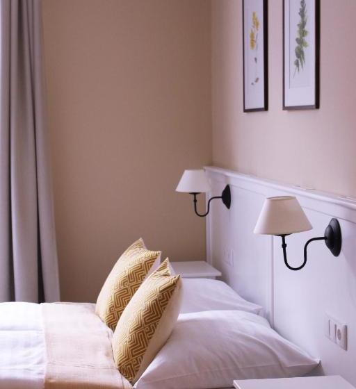 住宿加早餐 Erhardt Superior Rooms