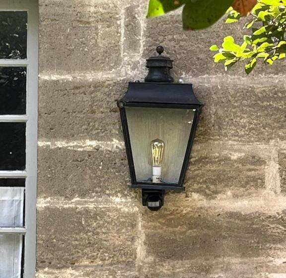 تختخواب و صبحانه Face Au Palais