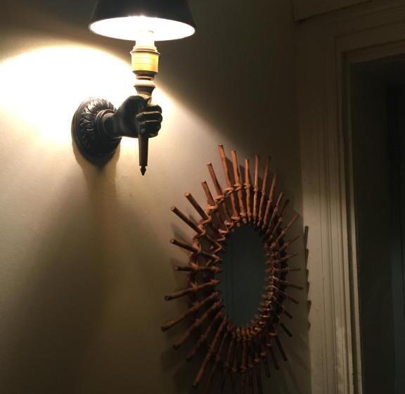 تختخواب و صبحانه Face Au Palais