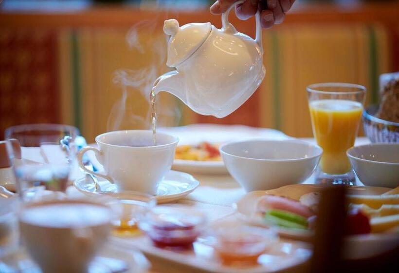 تختخواب و صبحانه Garni Schneider