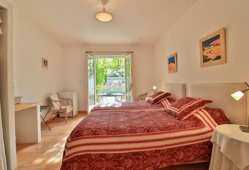 مبيت وإفطار Mas Des Tourterelles