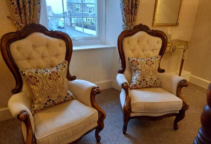 مبيت وإفطار Megstone House