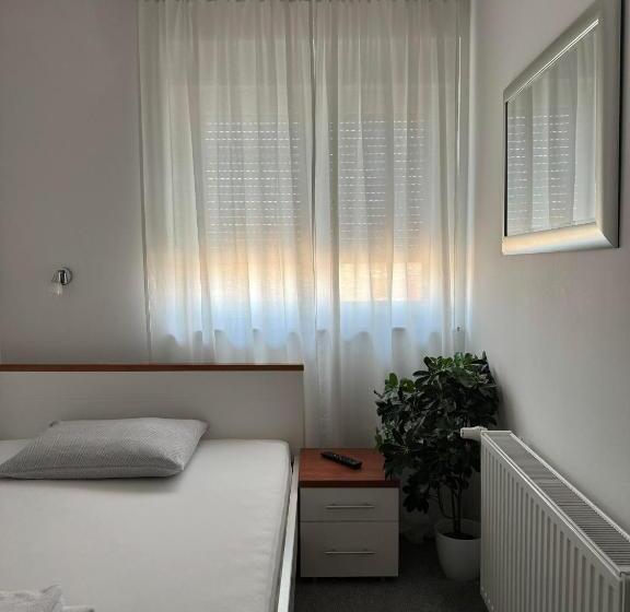 צימר Pansion Komfor Fitea