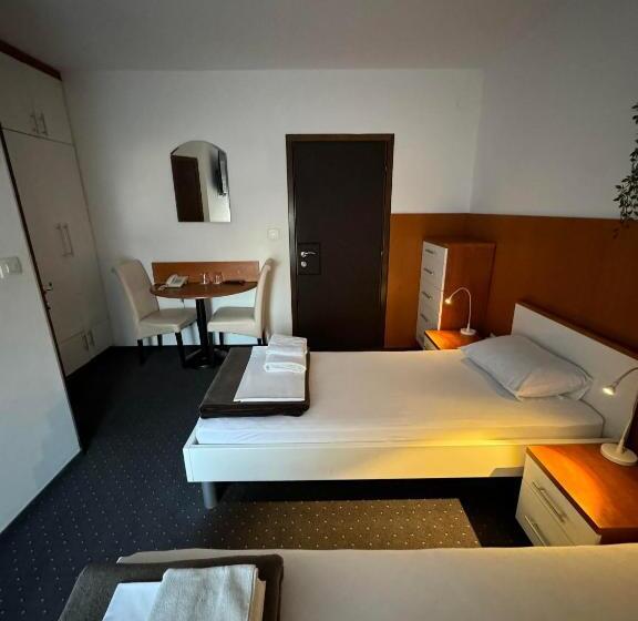 צימר Pansion Komfor Fitea